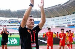 英雄联盟总决赛-国足再度崭露头角，登上巅峰