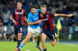 英雄联盟总决赛-那不勒斯主场失利，卫冕冠军压力增加