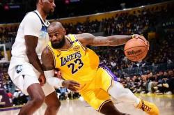 LOL赛事-火箭绝杀马刺，詹姆斯带队取胜