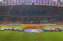 -关于精彩纷呈：场内选手竞技激烈场外观众尖叫的信息