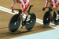 英雄联盟总决赛直播-荷兰女子自行车选手创造历史，获得银牌