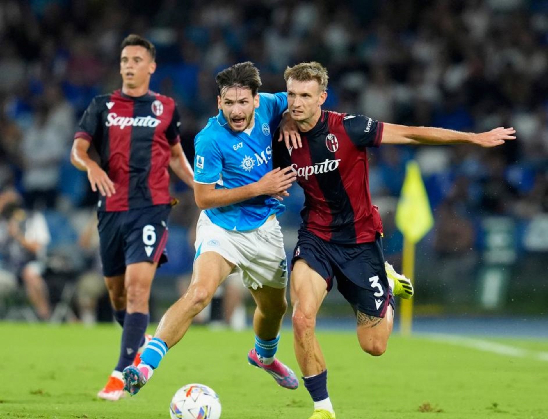 那不勒斯主场失利,卫冕冠军压力增加 那不勒斯主场失利,卫冕冠军压力增加