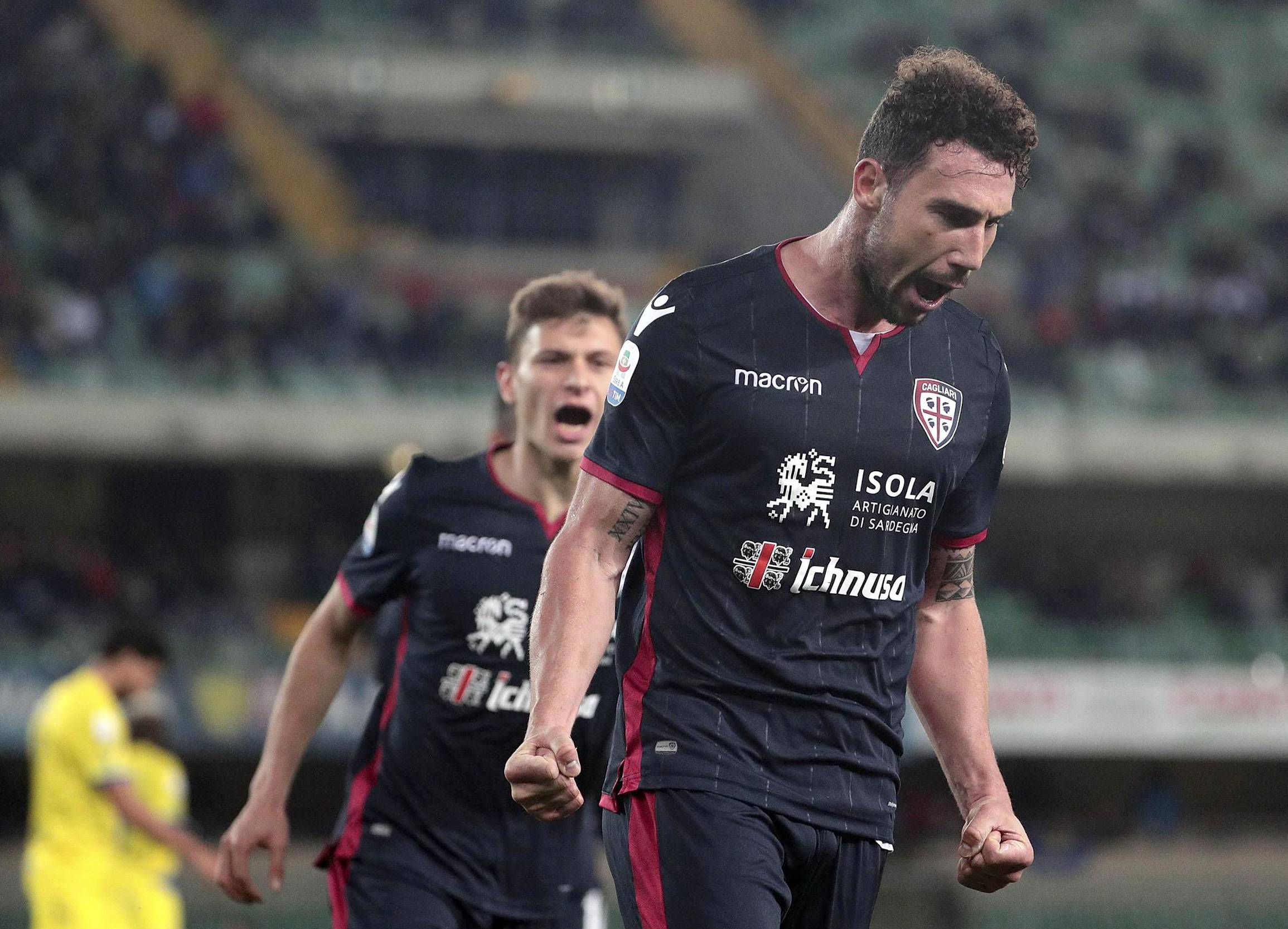 包含帕尔马主场惨败，面临保级压力增大的词条