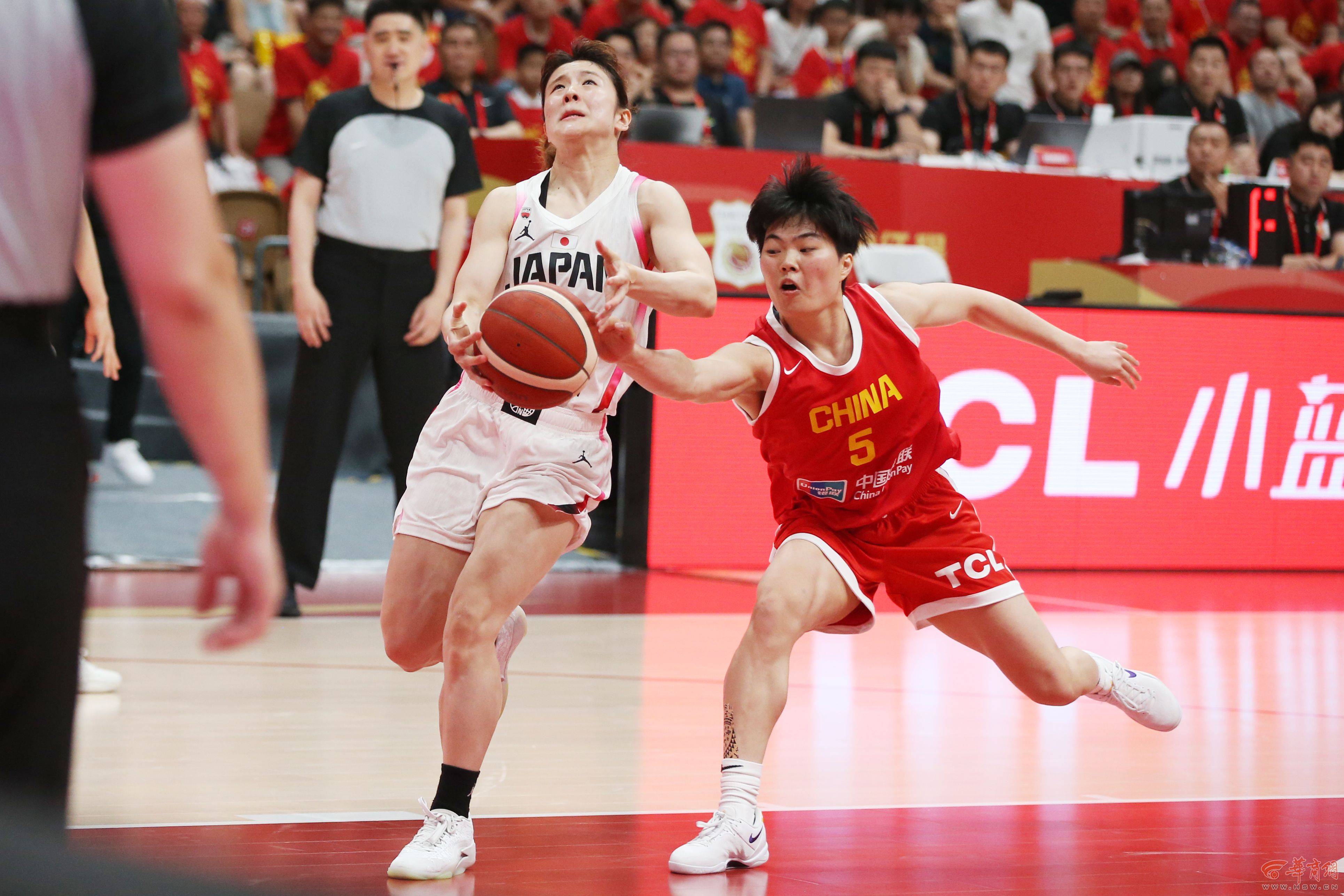 包含中国队碾压日本队，奥恰洛夫关键制胜的词条