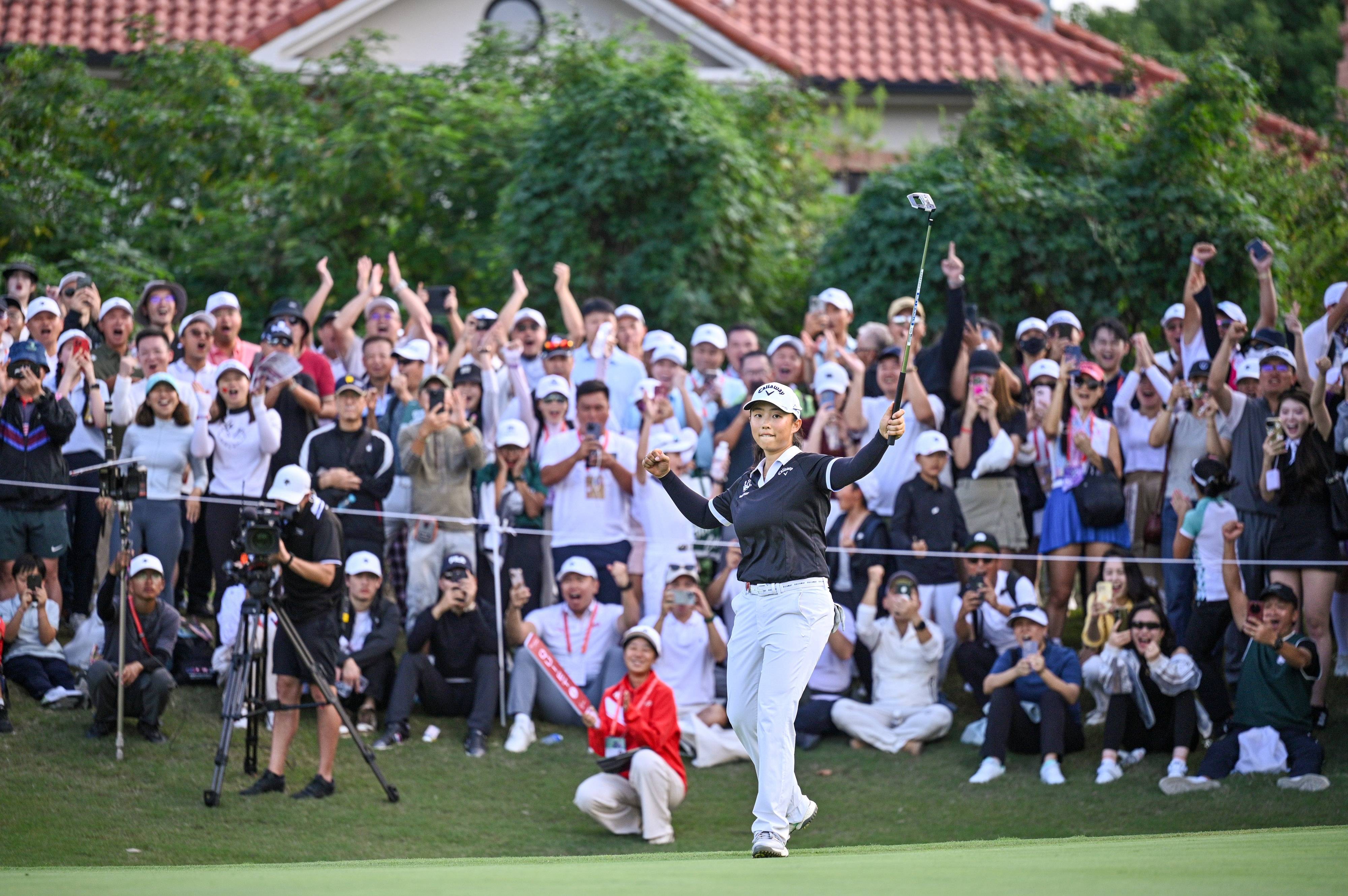 关于冷门频出!高尔夫战况跌宕起伏的信息 关于冷门频出!高尔夫战况跌宕起伏的信息