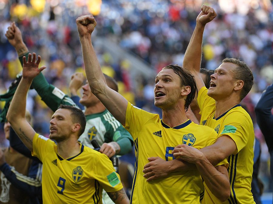 包含瑞典力克哥伦比亚，库尔图瓦带队取胜的词条