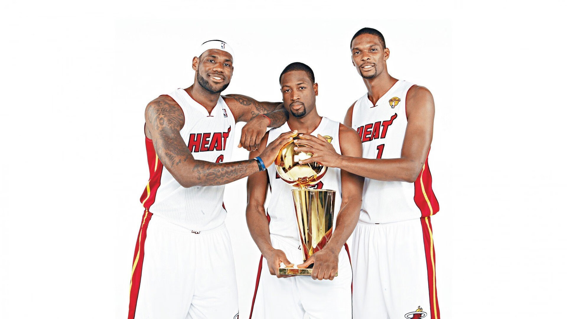 铁壁公牛扬蹄破局，班凯罗三叉戟扛旗定江山