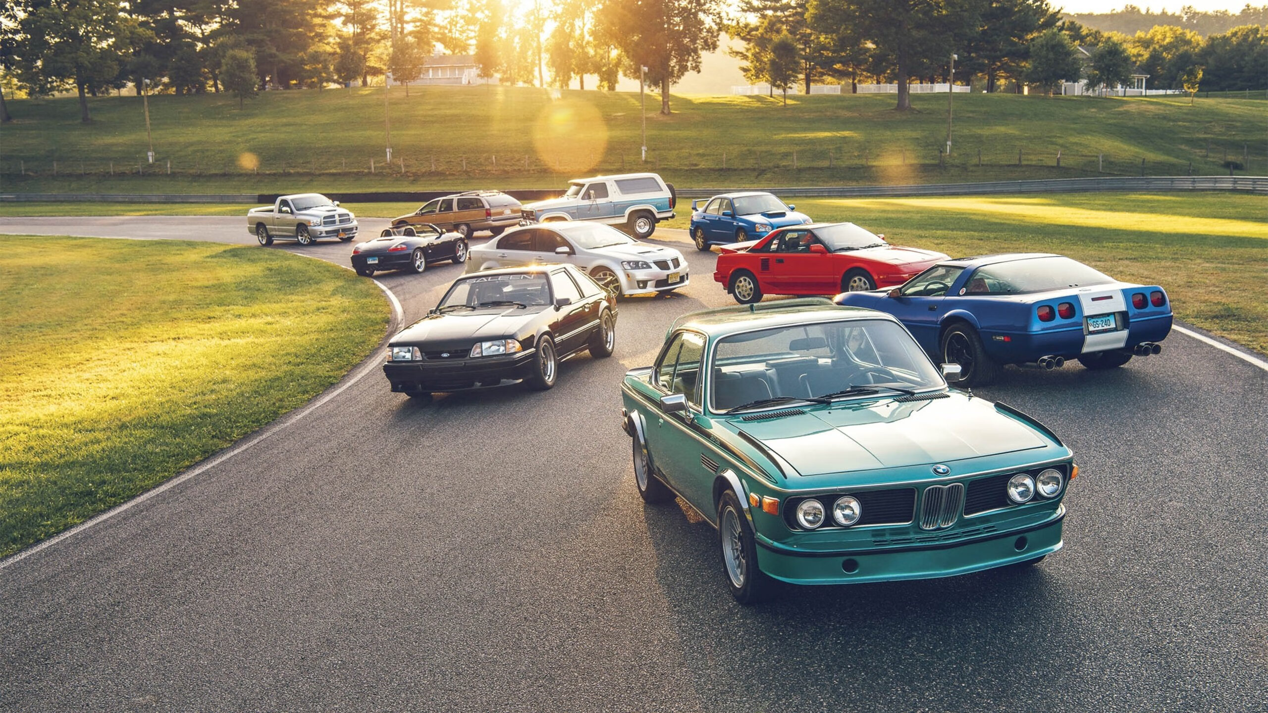 门将手套握住方向盘？当足球锋霸在F1赛道上演超车大戏